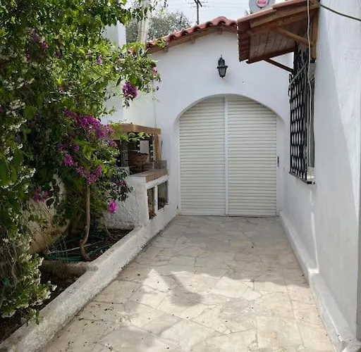 Wunderschoenes Haus Mit Meerblick * إسثْمِيا